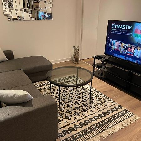 Le Black & White, Hyper Centre - Paisible- Wifi Hd- Netflix- Proche Gare -Ideal Couple Et Business Niort Exterior photo